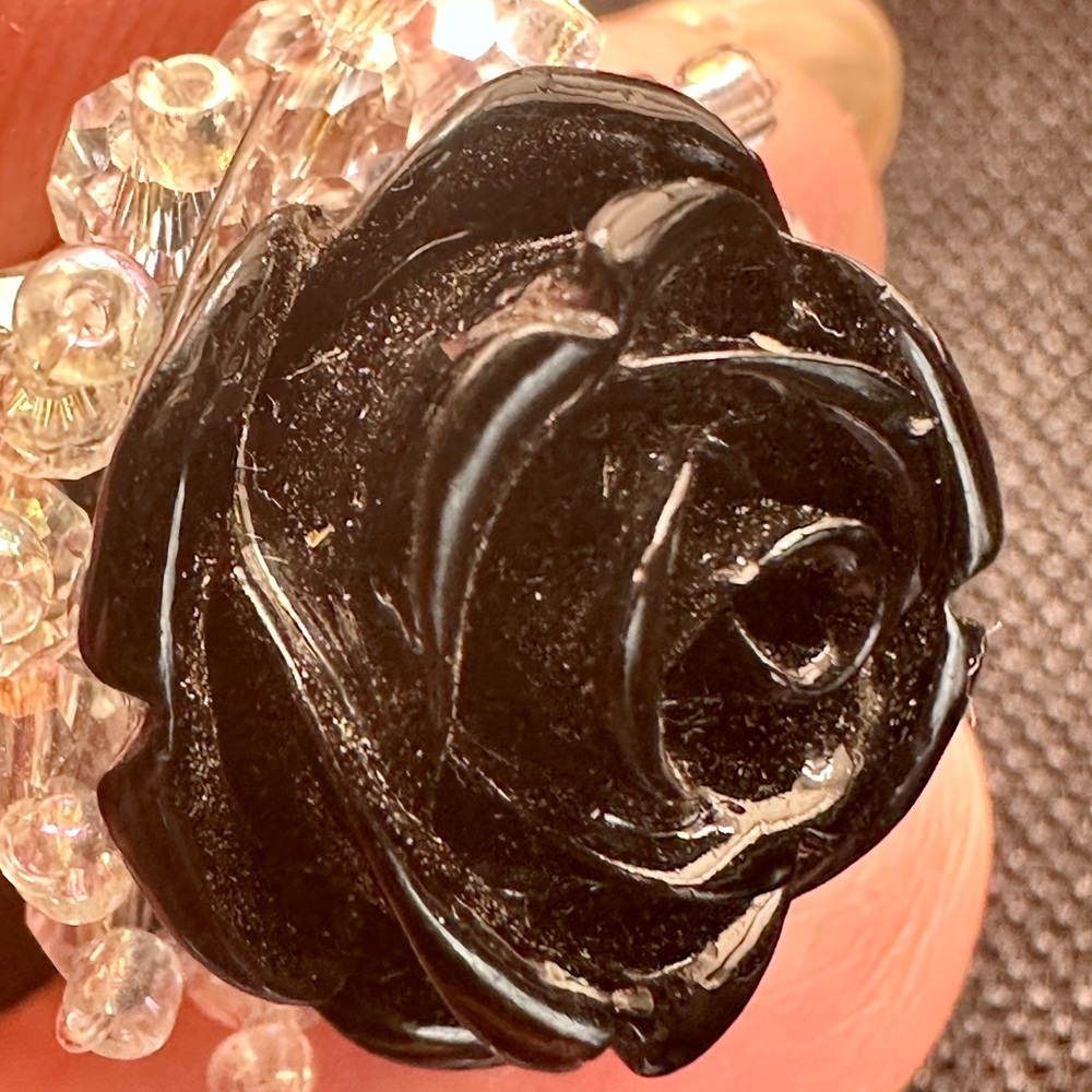 Clip-on Earrings - Picture 4 of 10